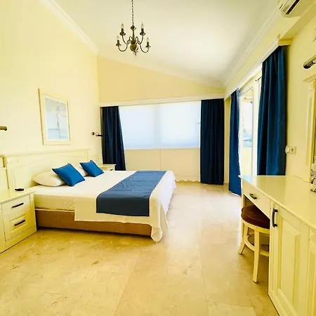 Goldcity Sm Penthouse דירה אלאניה
